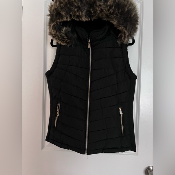 Black vest - Picture 4 of 4